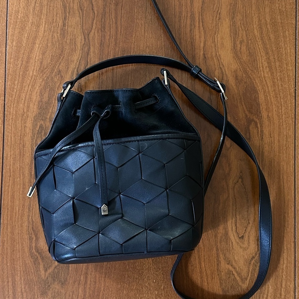 Welden Black Leather Hexagon Weave Bucket Bag | Crossbody